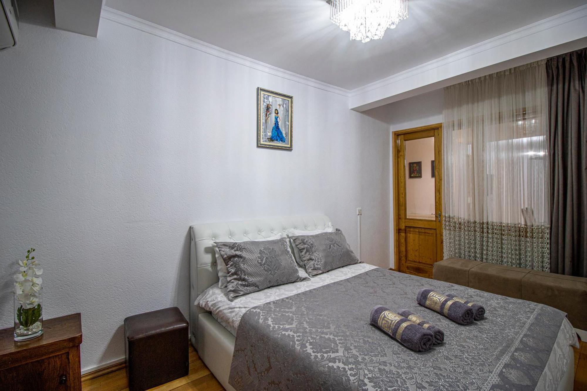 Cozy Apartment On Kostava Tbilisi Eksteriør bilde