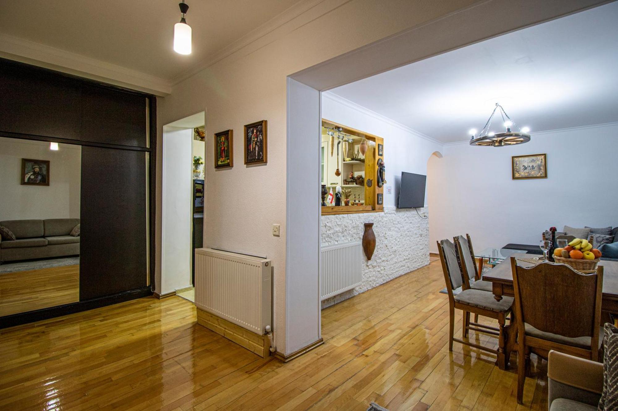 Cozy Apartment On Kostava Tbilisi Eksteriør bilde