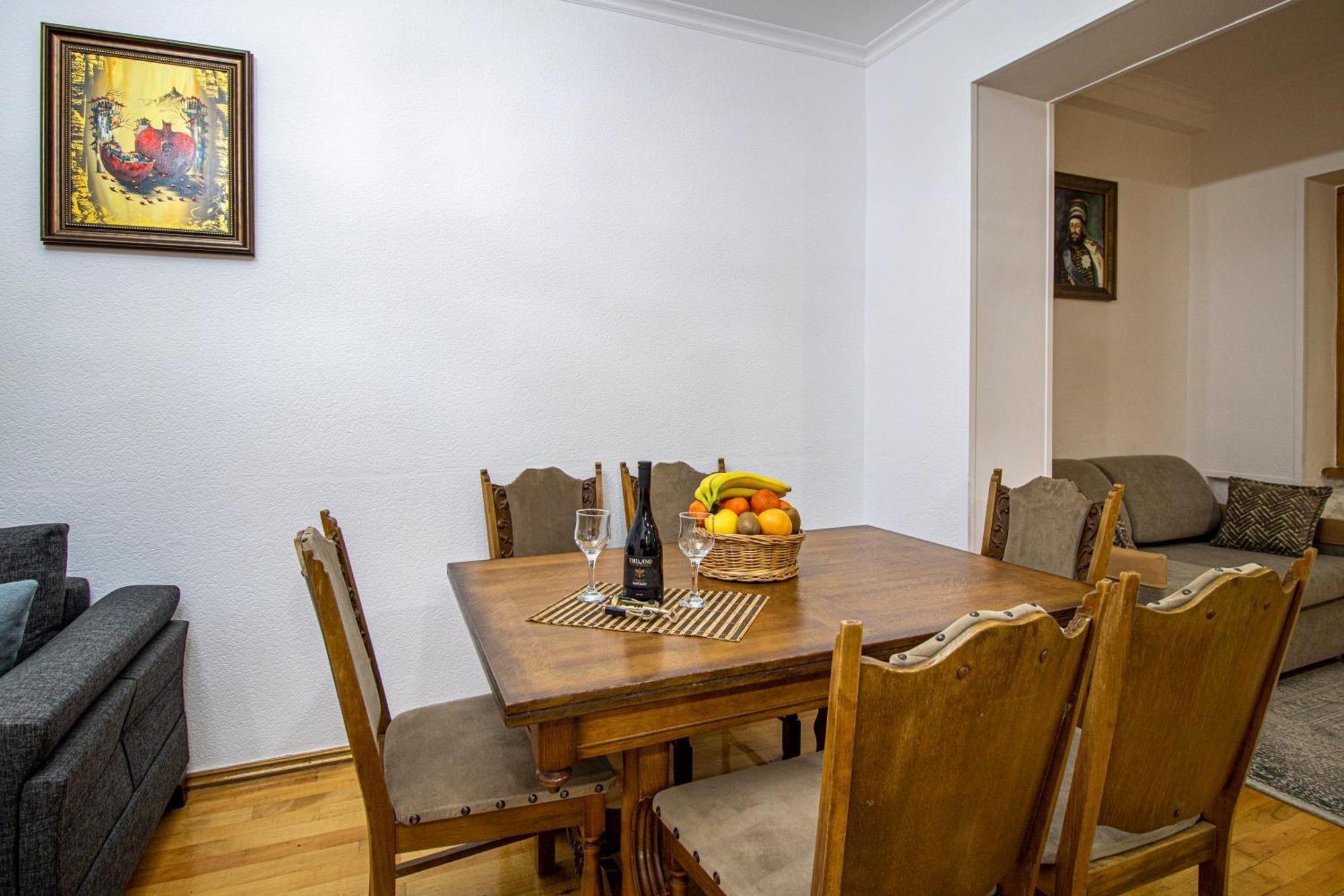 Cozy Apartment On Kostava Tbilisi Eksteriør bilde