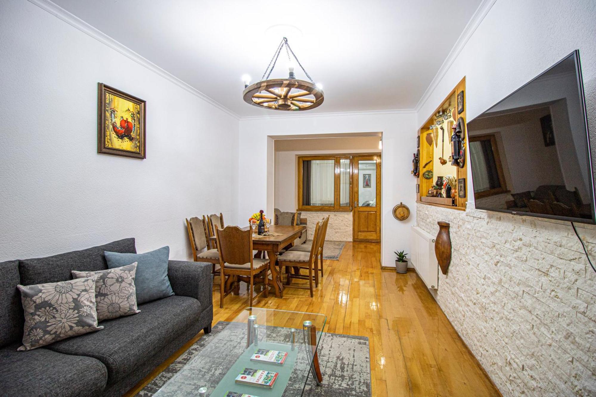 Cozy Apartment On Kostava Tbilisi Eksteriør bilde