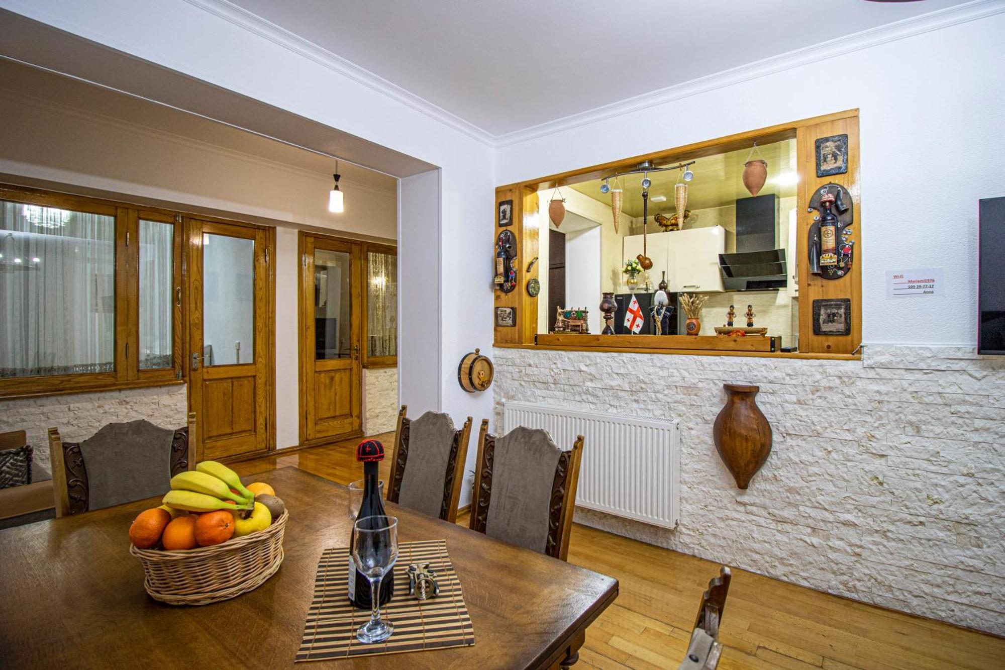 Cozy Apartment On Kostava Tbilisi Eksteriør bilde